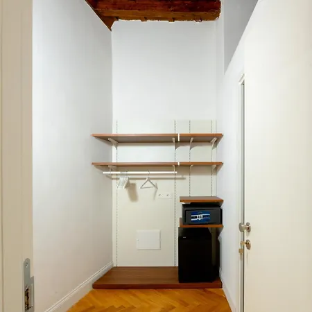 בית הארחה Agh - Capranica 4*