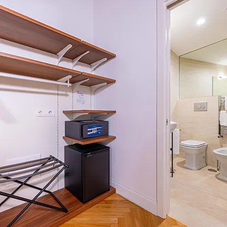 Agh - Capranica 게스트하우스 로마